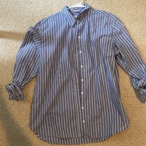 Abercrombie oversized button up. Size woman’s Large. Never worn!
